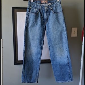 VTG Levi's 550 student fit. 💯 cotton, size 27.